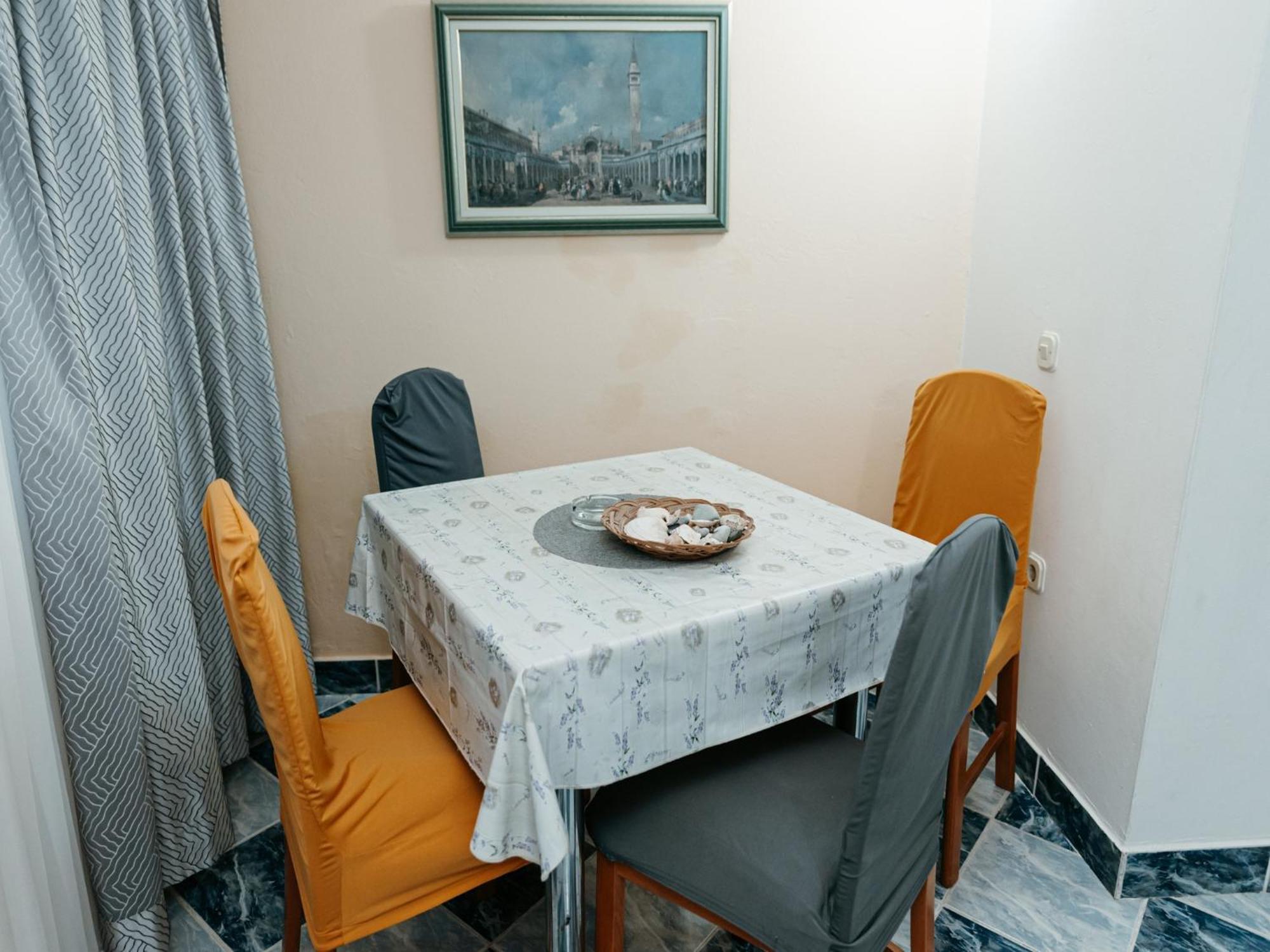 Apartmani Dragobratovic Komarna Zimmer foto